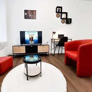 https://beau-t2-hypercentre-bien-quip.inbrittany.com